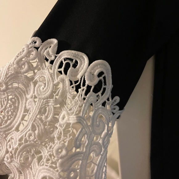 Modest black blouse - Picture 3 of 4